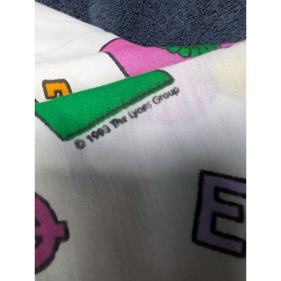 VINTAGE 1992 BARNEY THE PURPLE DINOSAUR TWIN BED SHEET - Picture 3 of 4